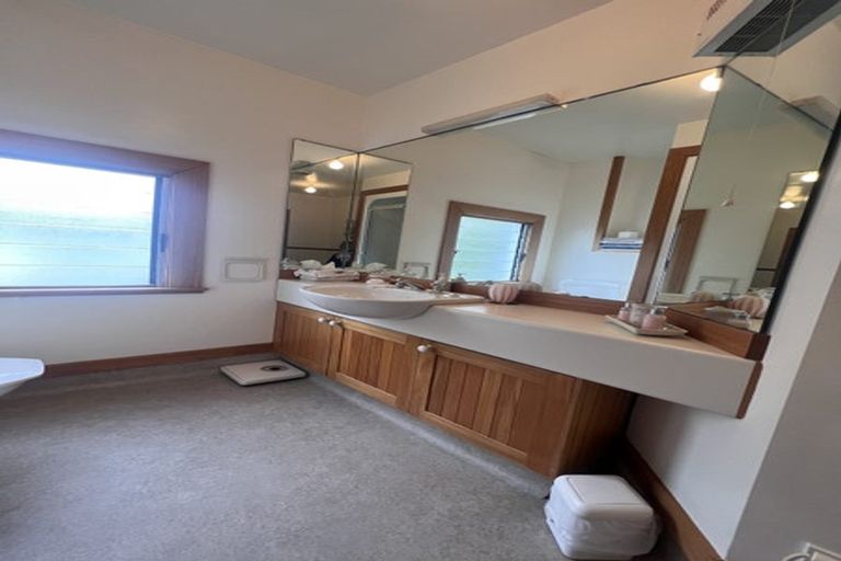 Photo of property in 2/1 Hay Street, Oriental Bay, Wellington, 6011