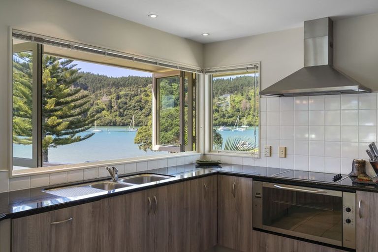 Photo of property in 301 Beach Road, Whangamata, 3620