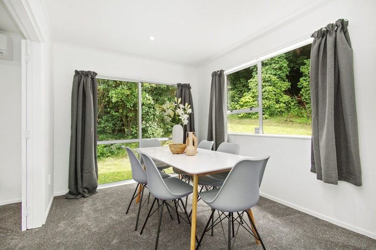 Photo of property in 18 Westhaven Drive, Tawa, Wellington, 5028