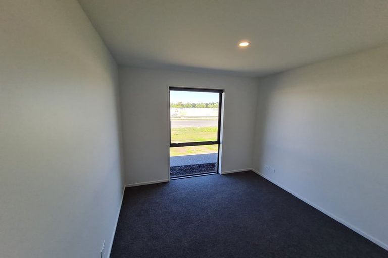 Photo of property in 22 Eileen Way, Rolleston, 7615