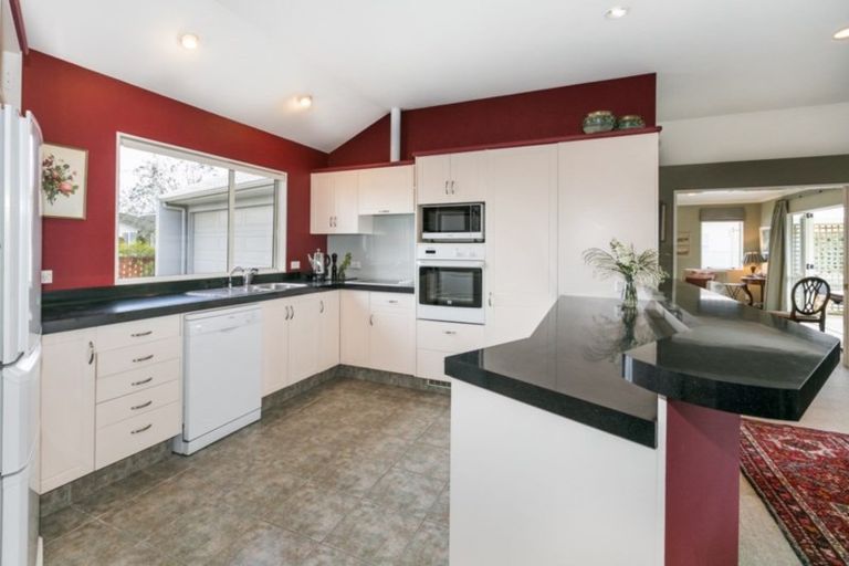 Photo of property in 22 Kensington Drive, Taradale, Napier, 4112