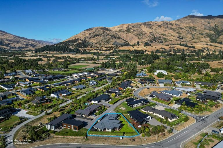 Photo of property in 5 Nancy Lane, Wanaka, 9305