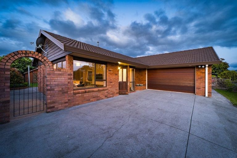 Photo of property in 77 Pacific Drive, Fitzherbert, Palmerston North, 4410