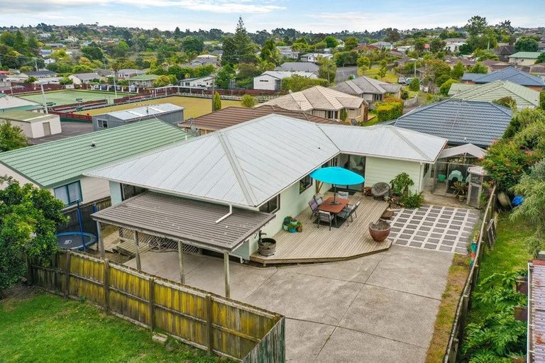 Photo of property in 2/114 Kervil Avenue, Te Atatu Peninsula, Auckland, 0610