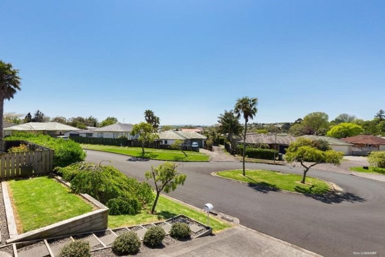 Photo of property in 7 Ranch Place, Pukekohe, 2120