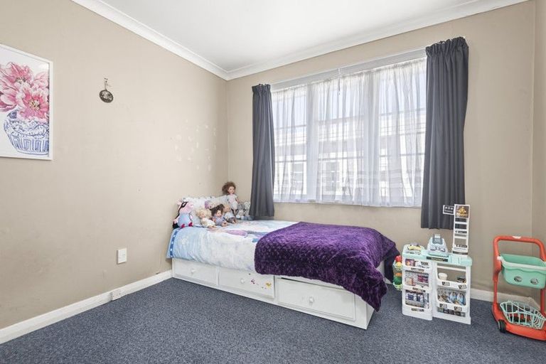 Photo of property in 38 Milton Street, Roslyn, Palmerston North, 4414