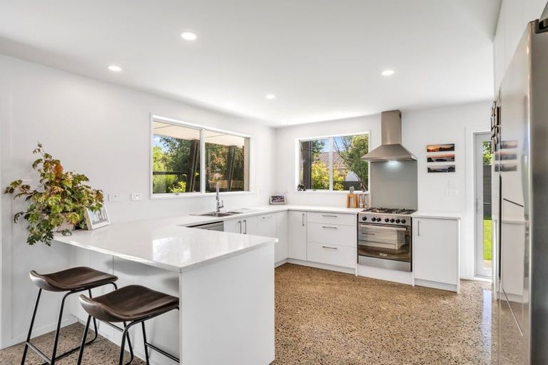 Photo of property in 12 Banks Place, Rangiora, 7400