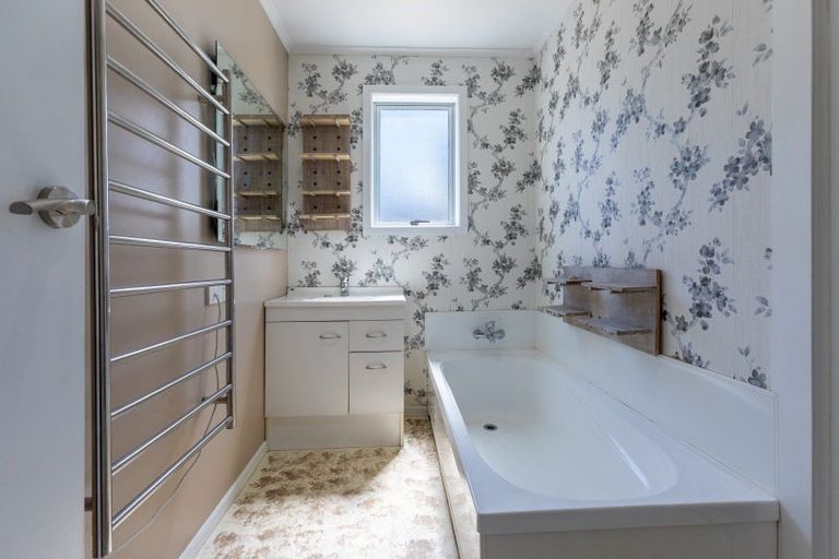 Photo of property in 46 Ross Street, Woodville, 4920