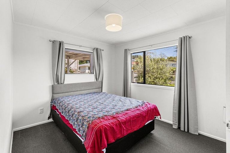 Photo of property in 31 Beaumont Crescent, Frankleigh Park, New Plymouth, 4310