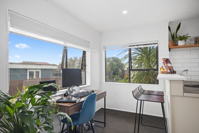 Photo of property in 12a Landscape Road, Pukekohe, 2120