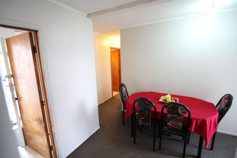 Photo of property in 124 Robertson Road, Mangere East, Auckland, 2024