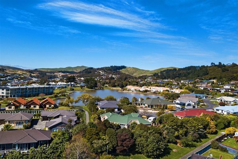 Photo of property in 5 Halyard Place, Whitby, Porirua, 5024