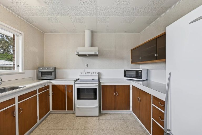 Photo of property in 16 Cascades Road, Pakuranga Heights, Auckland, 2010