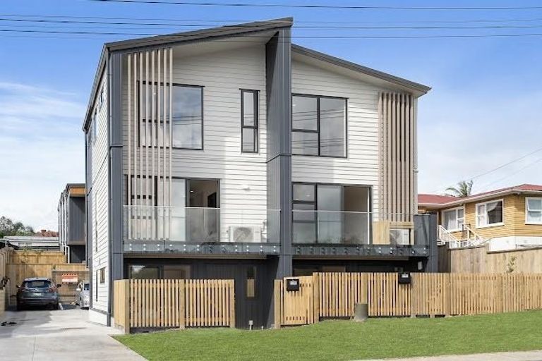 Photo of property in 1/191 Rathgar Road, Henderson, Auckland, 0610