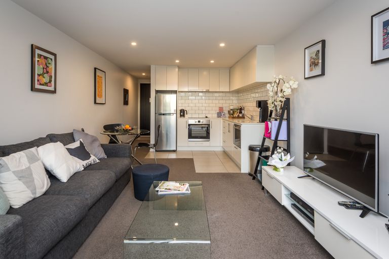 Photo of property in 1036b Colombo Street, St Albans, Christchurch, 8014