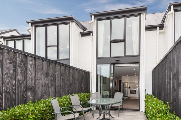 Photo of property in 1036b Colombo Street, St Albans, Christchurch, 8014