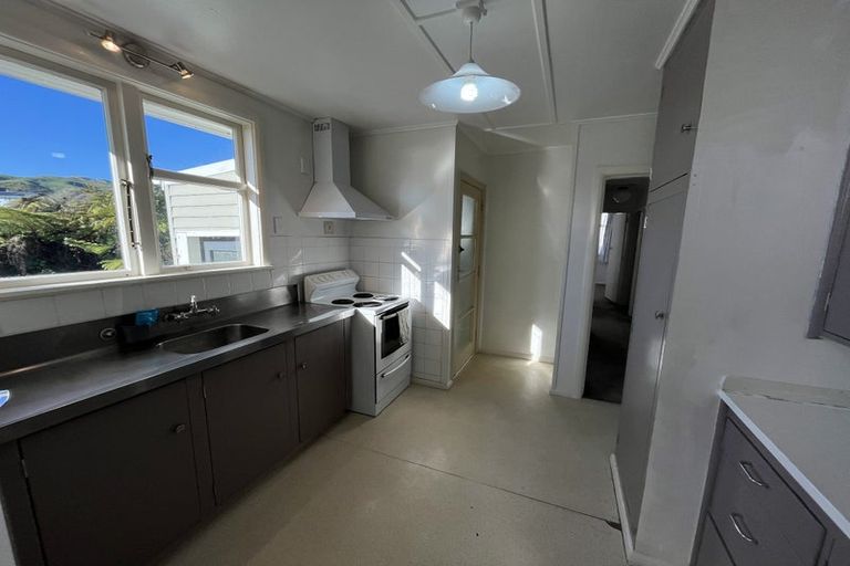 Photo of property in 33 Leicester Street, Cannons Creek, Porirua, 5024