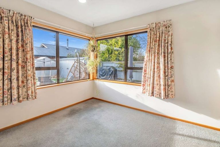 Photo of property in 22 Nixon Street, Tinwald, Ashburton, 7700