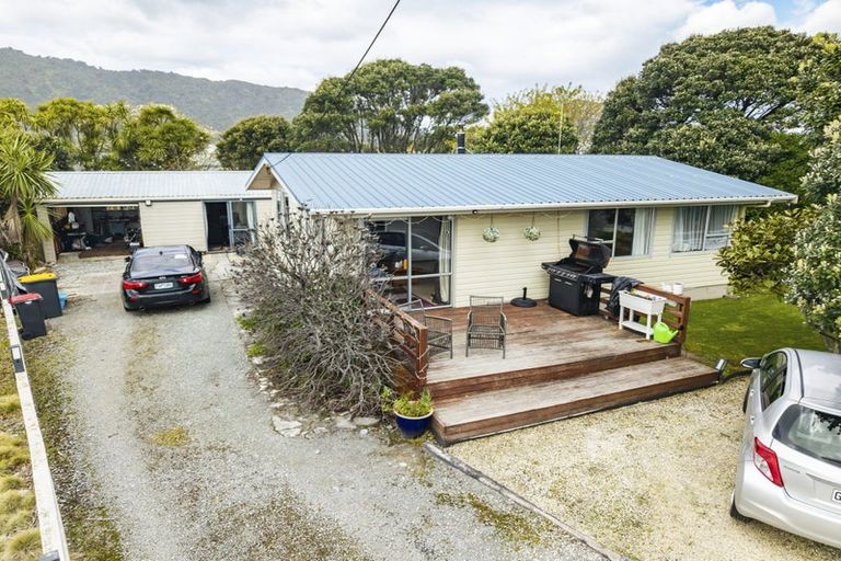 Photo of property in 22 Domett Esplanade, Cobden, Greymouth, 7802
