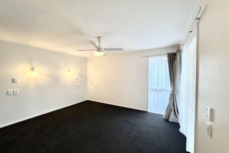 Photo of property in 329 Great South Road, Papakura, 2110