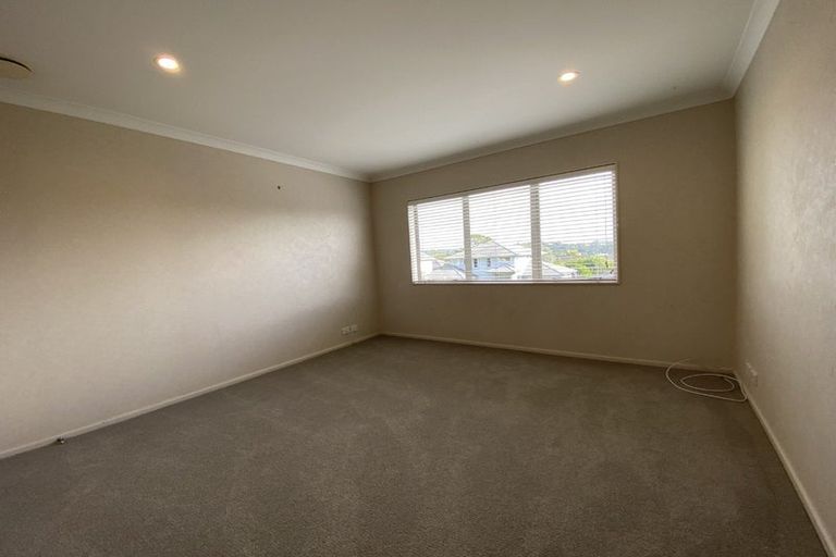 Photo of property in 4 Oak Bark Drive, Schnapper Rock, Auckland, 0632