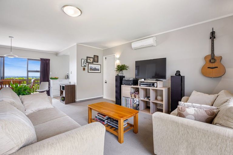 Photo of property in 1/262 Don Buck Road, Massey, Auckland, 0614