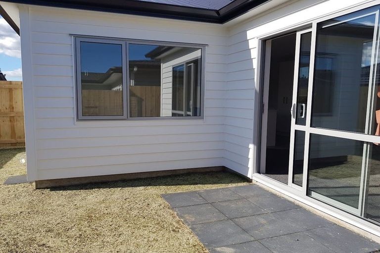 Photo of property in 36 Whareatua Avenue, Takanini, 2112