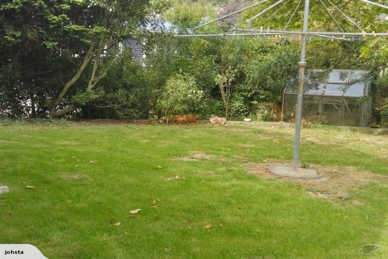 Photo of property in 17 Thurleigh Grove, Karori, Wellington, 6012