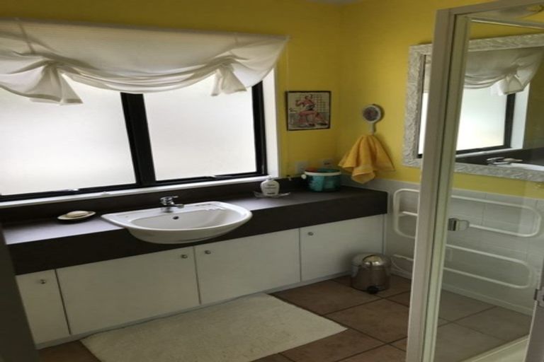 Photo of property in 14 Petrel Lane, Whitby, Porirua, 5024