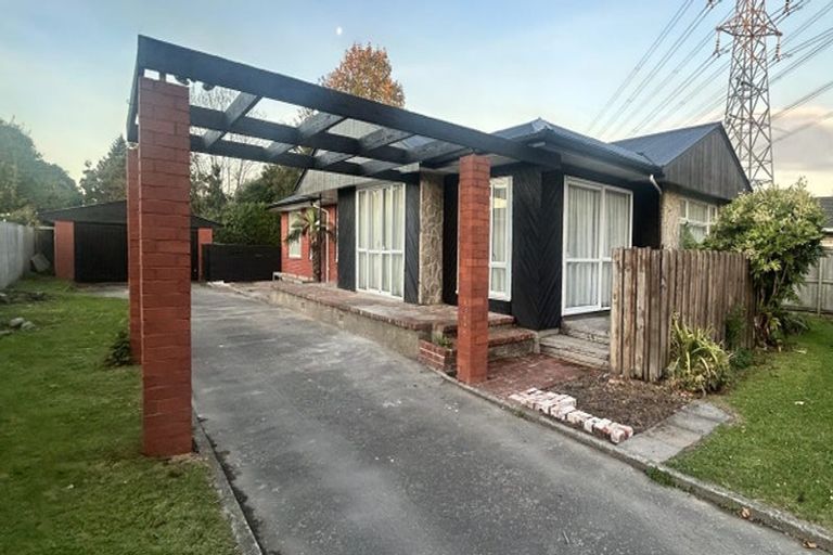 Photo of property in 316 Memorial Avenue, Burnside, Christchurch, 8053