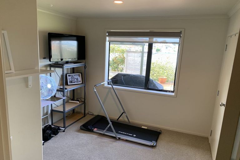 Photo of property in 9 Meharg Place, Fairview Heights, Auckland, 0632