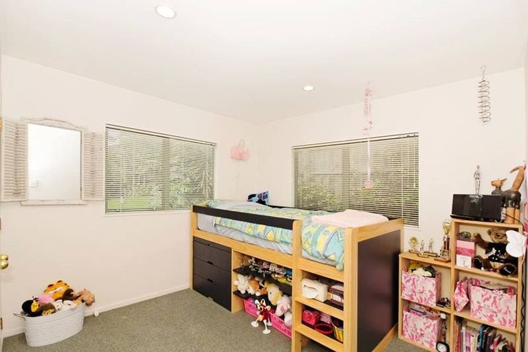 Photo of property in 151e Colwill Road, Massey, Auckland, 0614