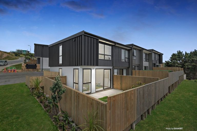 Photo of property in 62u1 Spenmoor Street, Newlands, Wellington, 6037