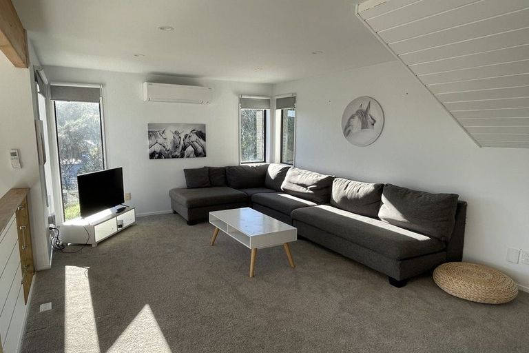 Photo of property in 91 Domain Crescent, Muriwai, Waimauku, 0881