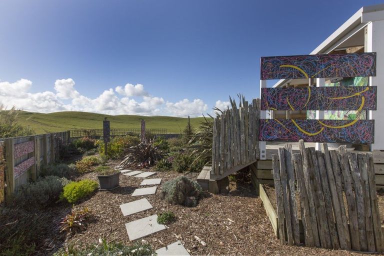 Photo of property in 10 Sunset Drive, Baylys Beach, Dargaville, 0377