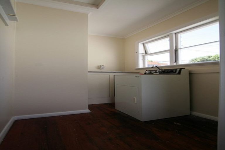 Photo of property in 49 Lyndfield Lane, Newlands, Wellington, 6037