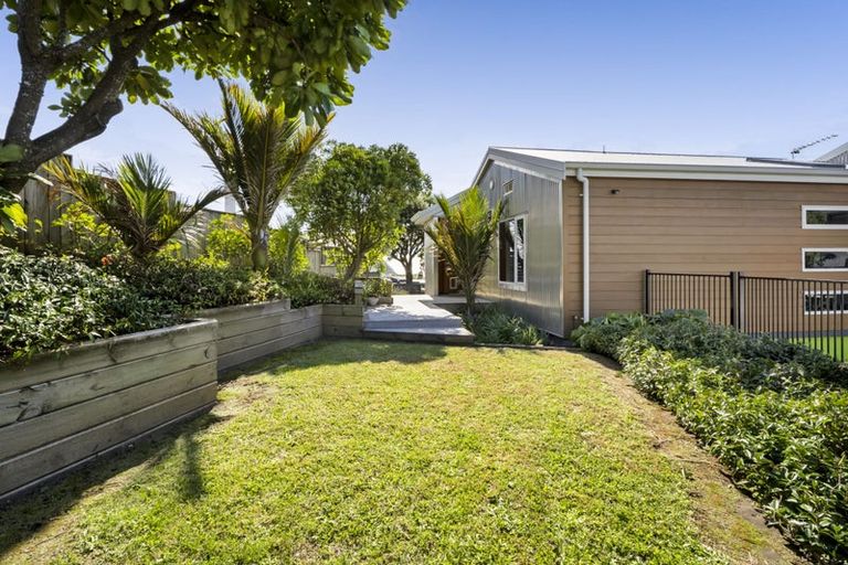 Photo of property in 30 Ngamotu Road, Moturoa, New Plymouth, 4310