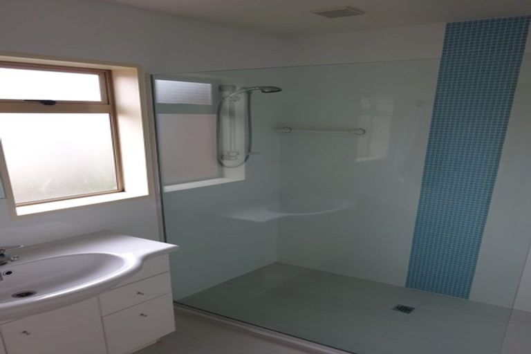 Photo of property in 42c Picton Avenue, Riccarton, Christchurch, 8011