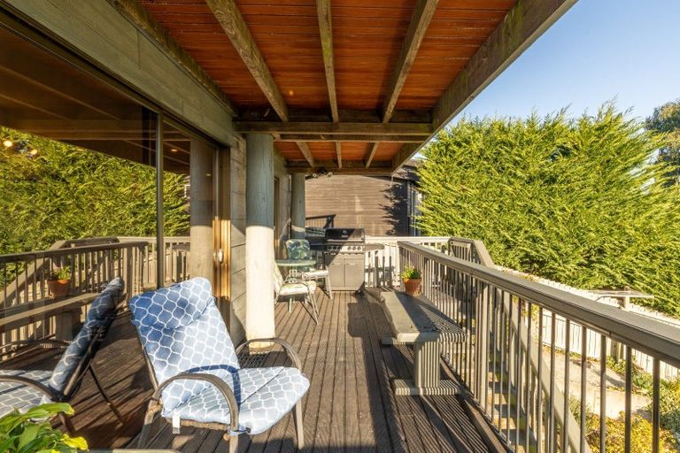 Photo of property in 4 James Drive, Diamond Harbour,  8971