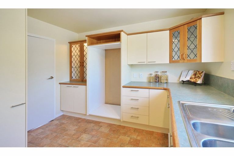 Photo of property in 2 Hawkswood Place, Avonhead, Christchurch, 8042