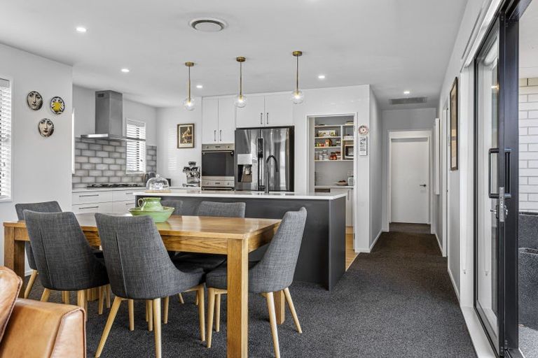 Photo of property in 28 Highgate Drive, Rangiora, 7400