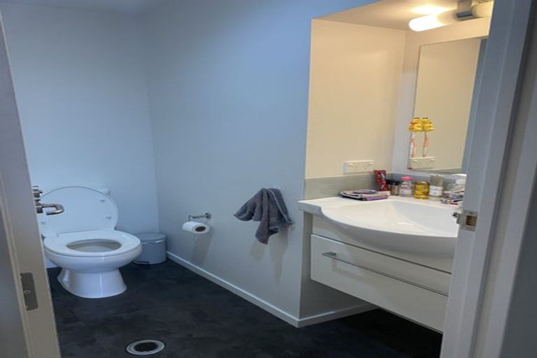 Photo of property in 10/2u Torrens Terrace, Mount Cook, Wellington, 6011