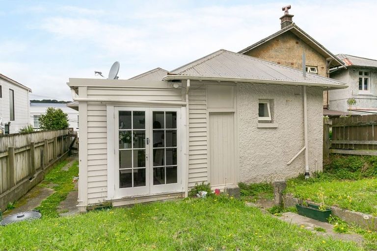 Photo of property in 92 Wallace Street, Mount Cook, Wellington, 6021