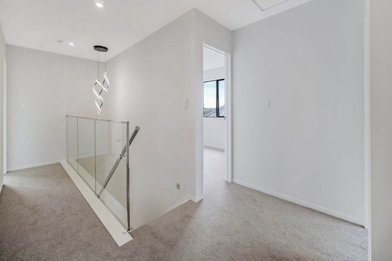 Photo of property in 27 Woven Place, Karaka, 2113