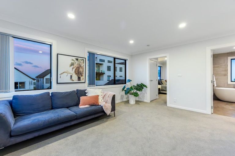 Photo of property in 5 Pennant Street, Long Bay, Auckland, 0630