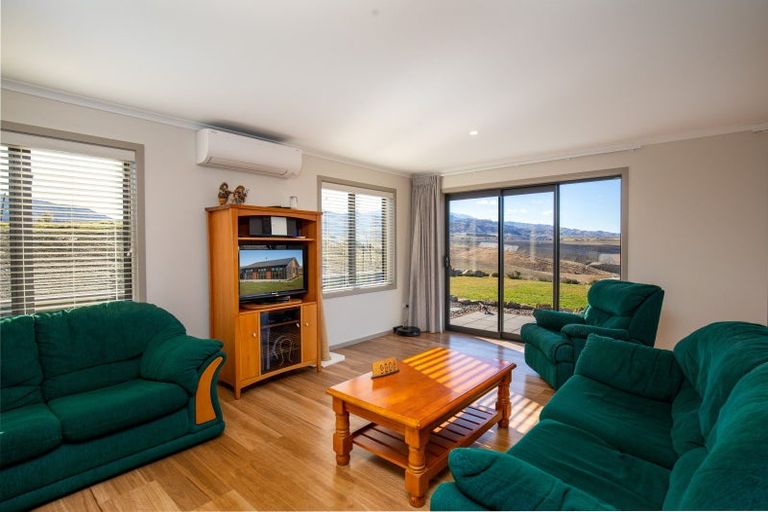 Photo of property in 1 Stella Way, Waikerikeri, Alexandra, 9391