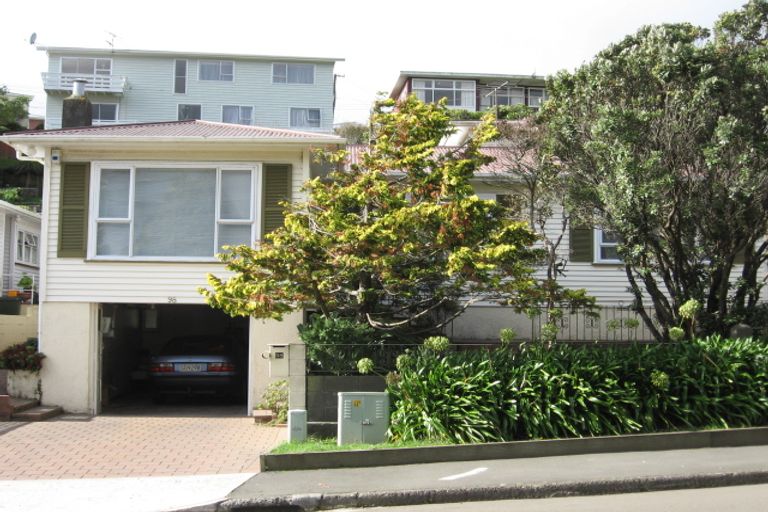 Photo of property in 98 Kenmore Street, Newlands, Wellington, 6037