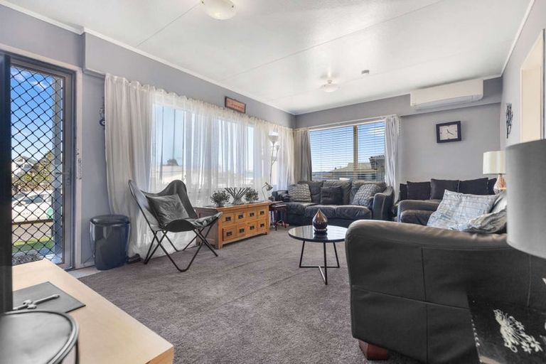 Photo of property in 19a Pohutukawa Drive, Owhata, Rotorua, 3010