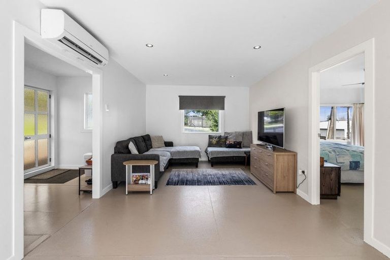 Photo of property in 33 Porter Crescent, Helensville, 0800