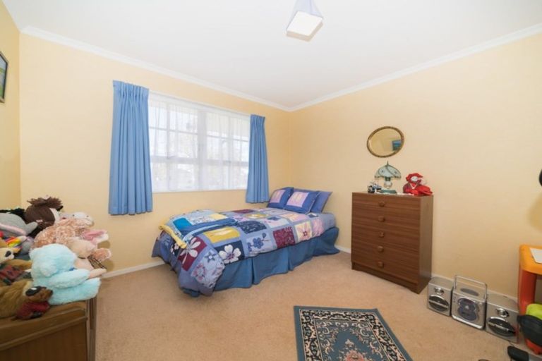 Photo of property in 66 Hillcrest Drive, Kelvin Grove, Palmerston North, 4414